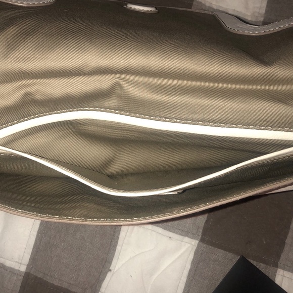 Gorgeous Leather Clutch, New condition!! - Picture 2 of 7